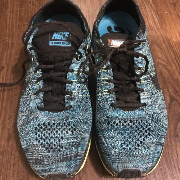 Nike Flyknit Racers - Picture 1 of 5